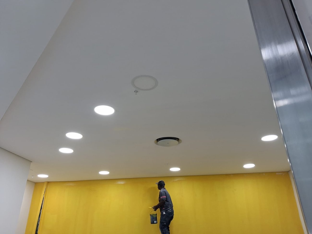 Commercial room with feature wall