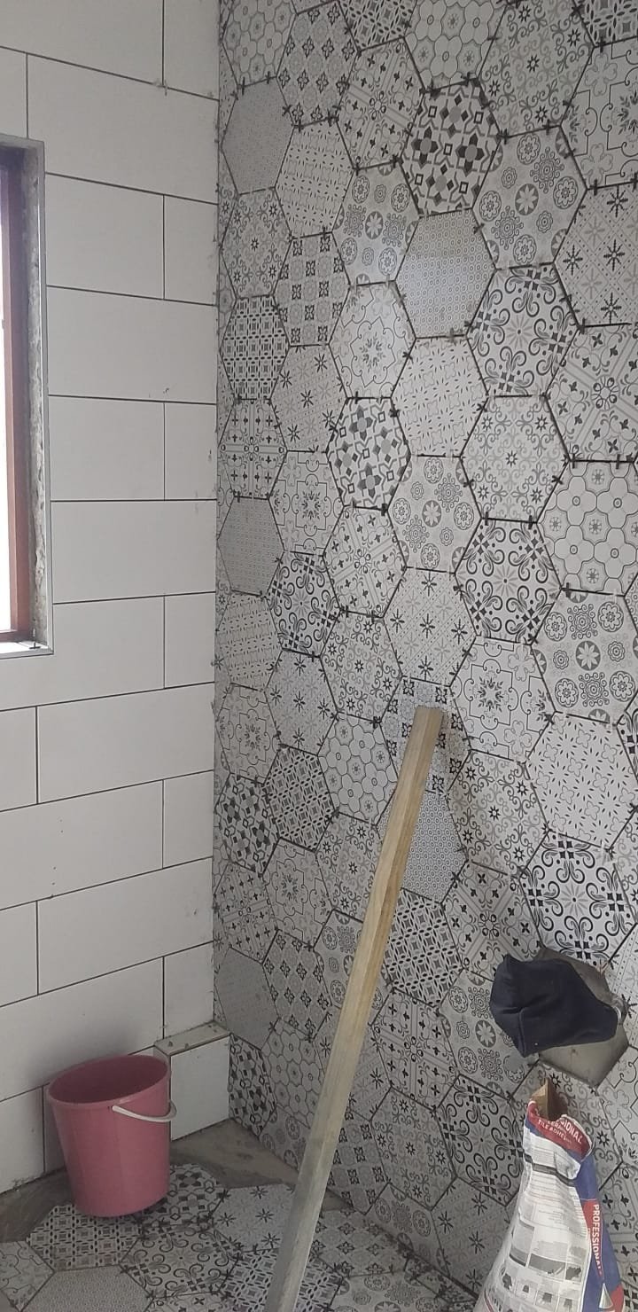 Hexagon patterned tiled floor